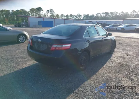 2007 Toyota Camry Le z USA, uszkodzony, nr VIN 4T1BE46K67U021654